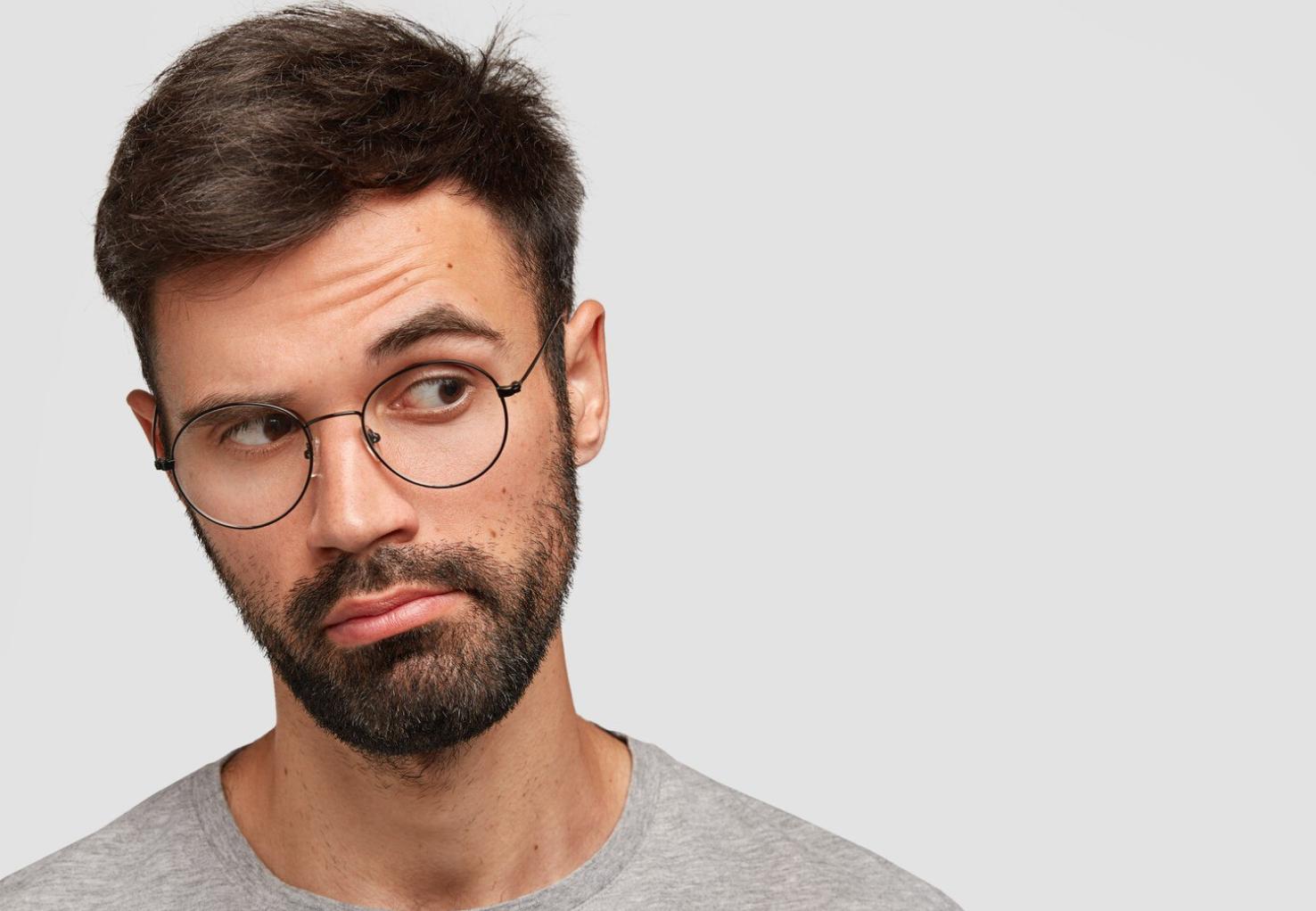 Antes de acusar, respire: a lição da navalha de Hanlon